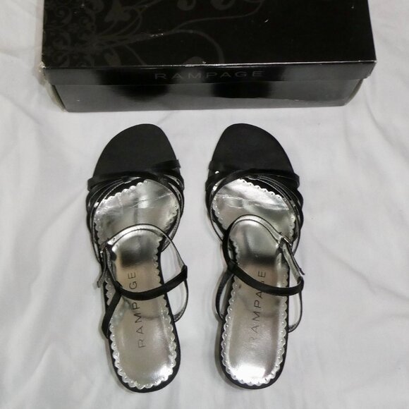 RAMPAGE BLACK WITH SILVER DRESSY DRESS SANDALS SHOES - OPEN TOE - SIZE 7 1/2 7.5 - Picture 1 of 4